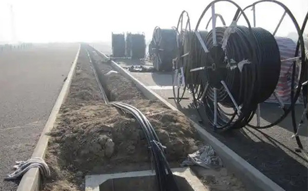 现代通信网络建设指南:金昌光缆施工全流程技术解析与质量控制 现代通信网络建设指南:金昌光缆施工全流程技术解析与质量控制